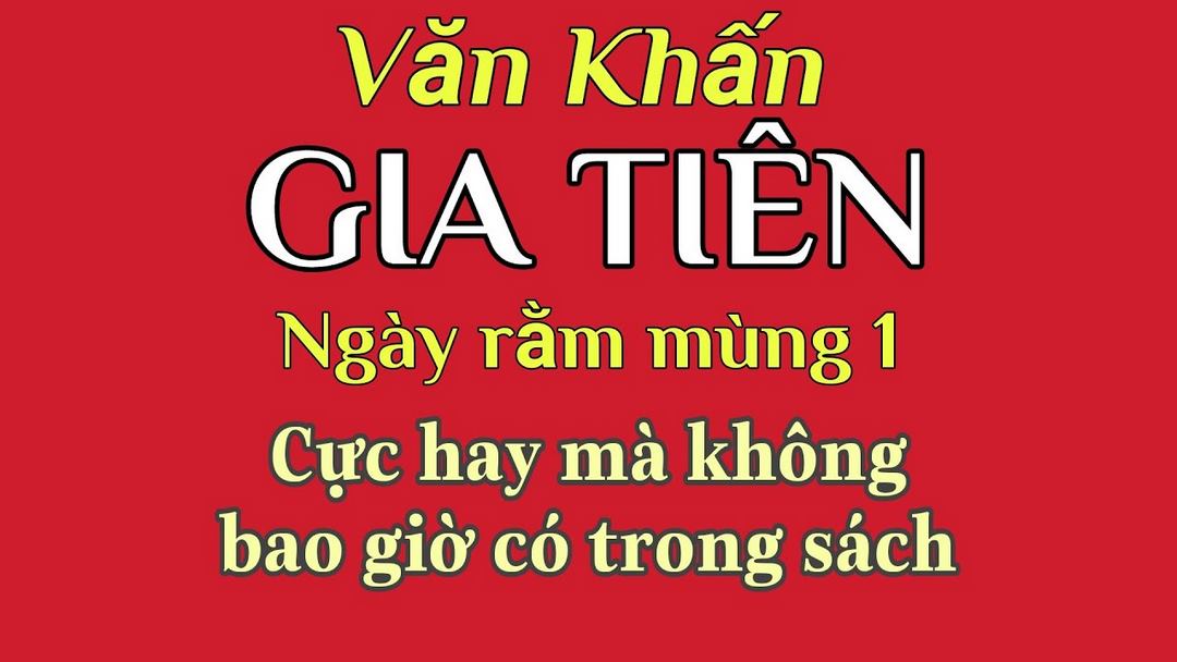 Bánh chưng, gà đã luộc cánh tiên, đĩa xôi, và bài  văn khấn mùng 1